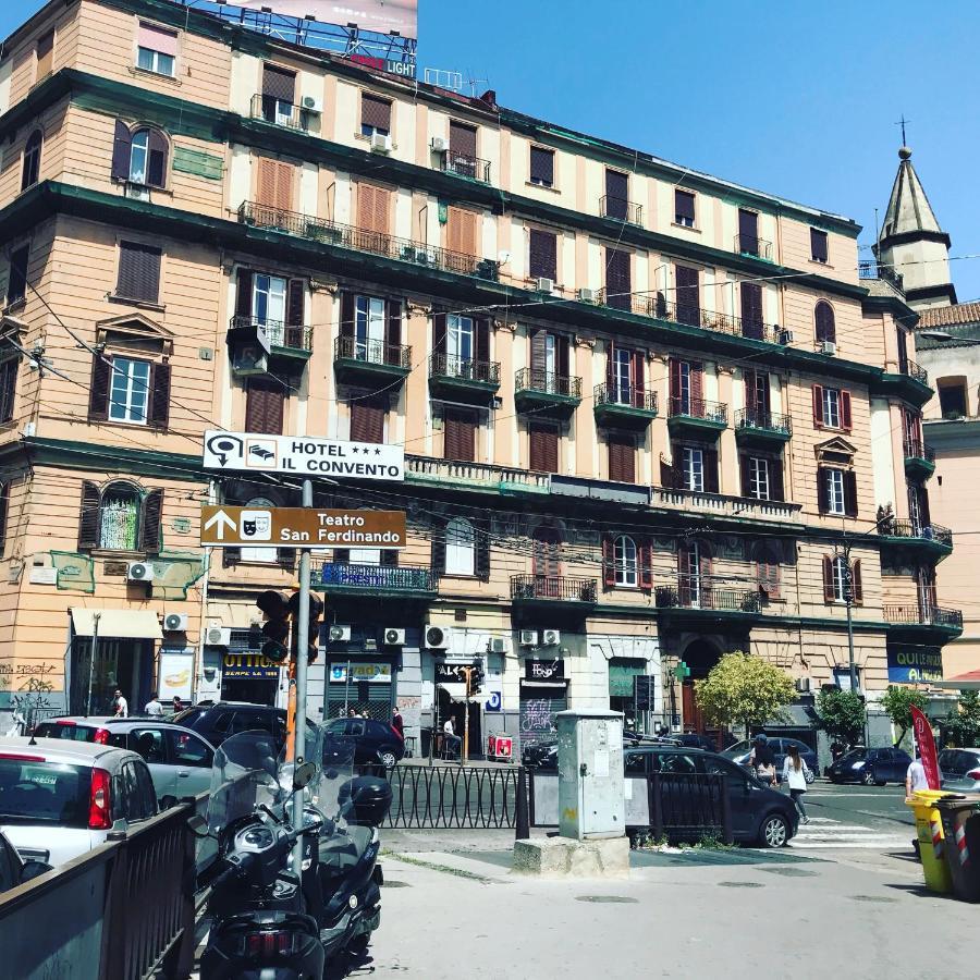 Folle * Naples